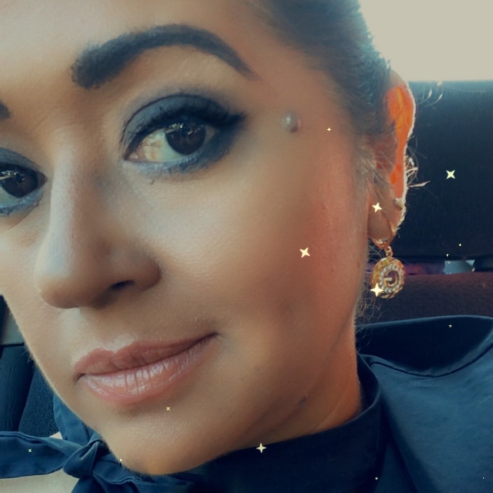 Meet your Posher, Valeria